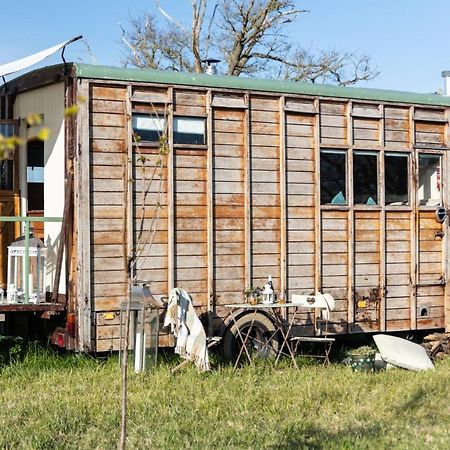 The Hoot Romantic Glamping Southwick  Dış mekan fotoğraf